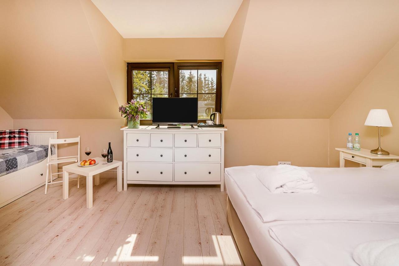 Stare Sady Chillout Rooms "Pod Jabloniami" Mikołajki Exteriér fotografie