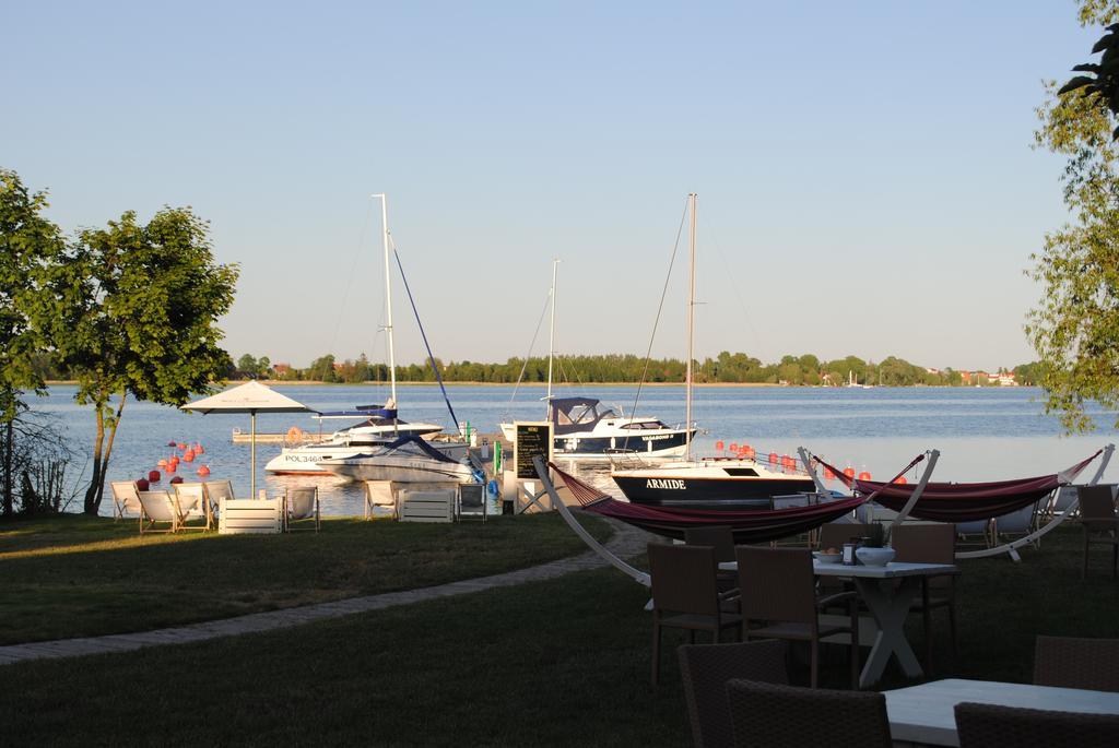 Stare Sady Chillout Rooms "Pod Jabloniami" Mikołajki Pokoj fotografie